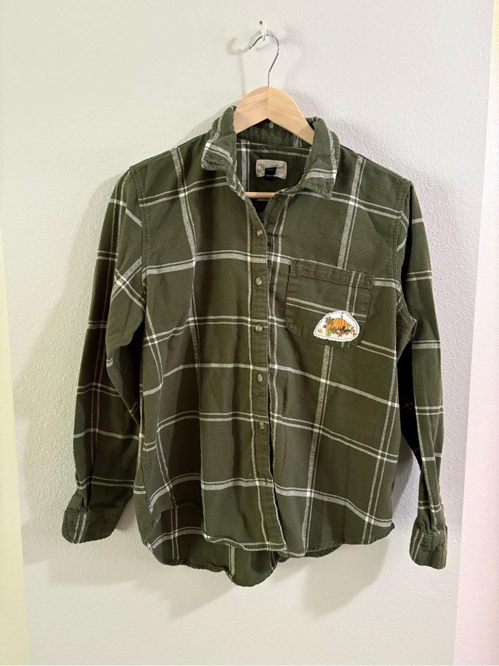 Cabincore Pumpkin Patchwork Olive Green Plaid Butter Mom Button-Down Shirt M